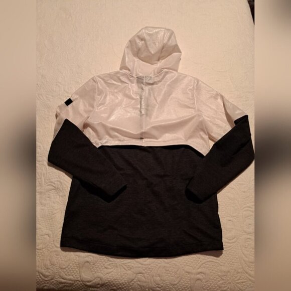 Under Armour men's size medium waterproof fitted jacket, EUC - Picture 5 of 8